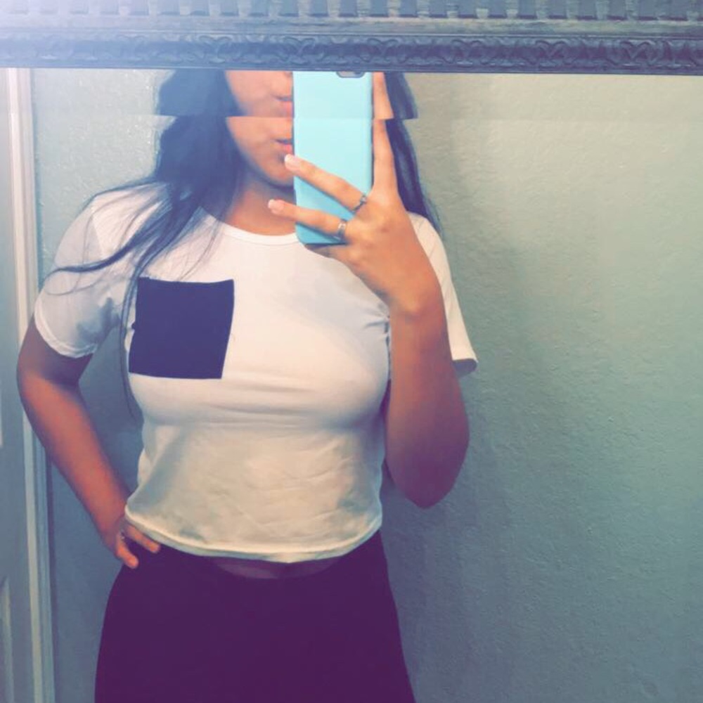 Crop top - Picture 2 of 2